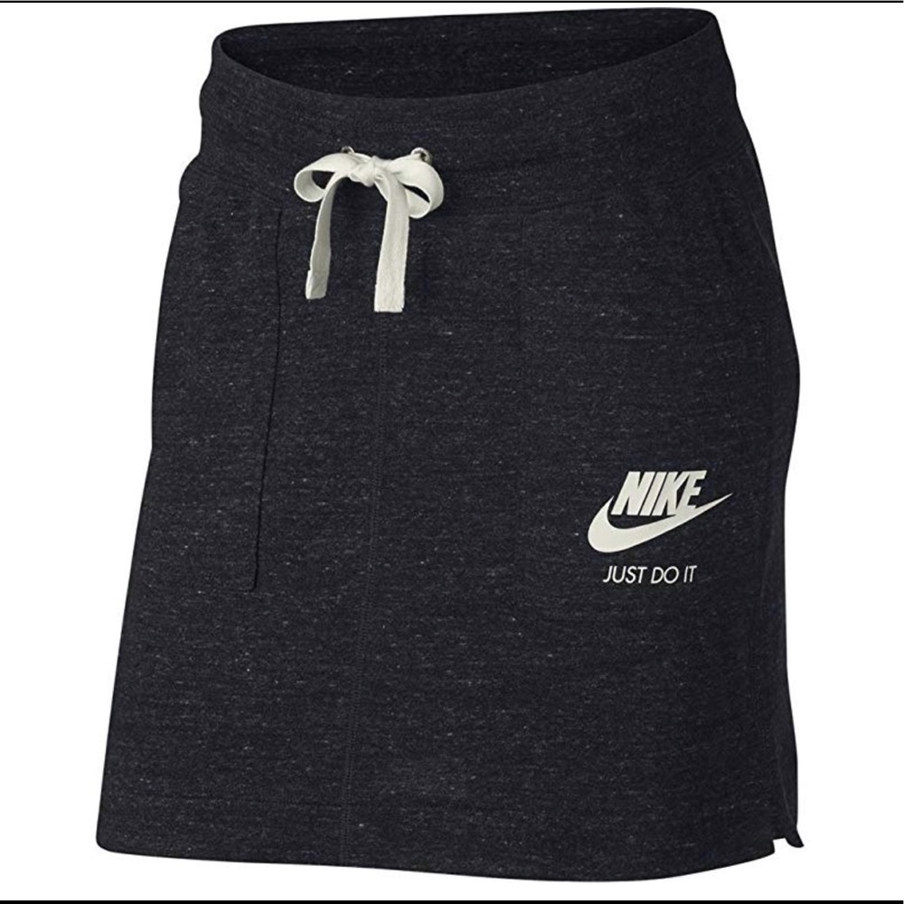 Nike fitness active skirt